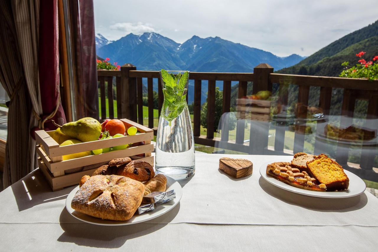 Hotel Silou Retreat à Champdepraz Extérieur photo